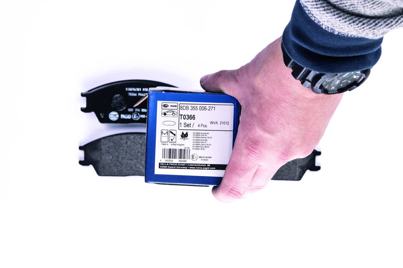 HELLA 8DB 355 006-271 Bremsbelagsatz, SBB
