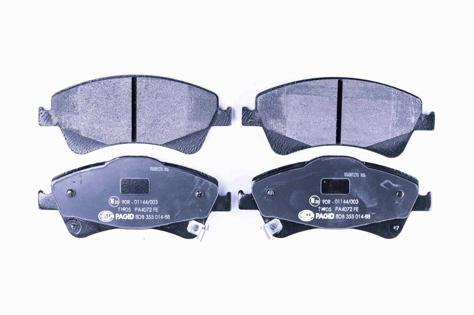 Bremsbelagsatz mit Verschleißwarnung 19,3 mm HELLA für u.a. TOYOTA AVENSIS