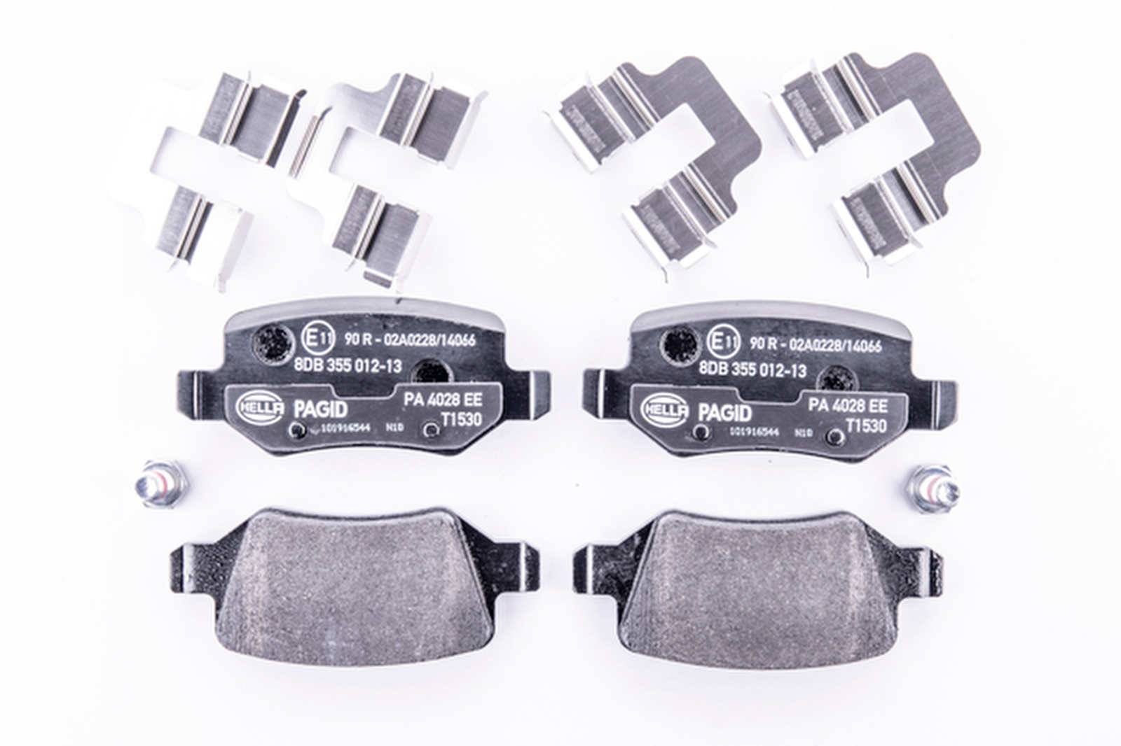 HELLA 8DB 355 012-131 Bremsbelagsatz, SBB