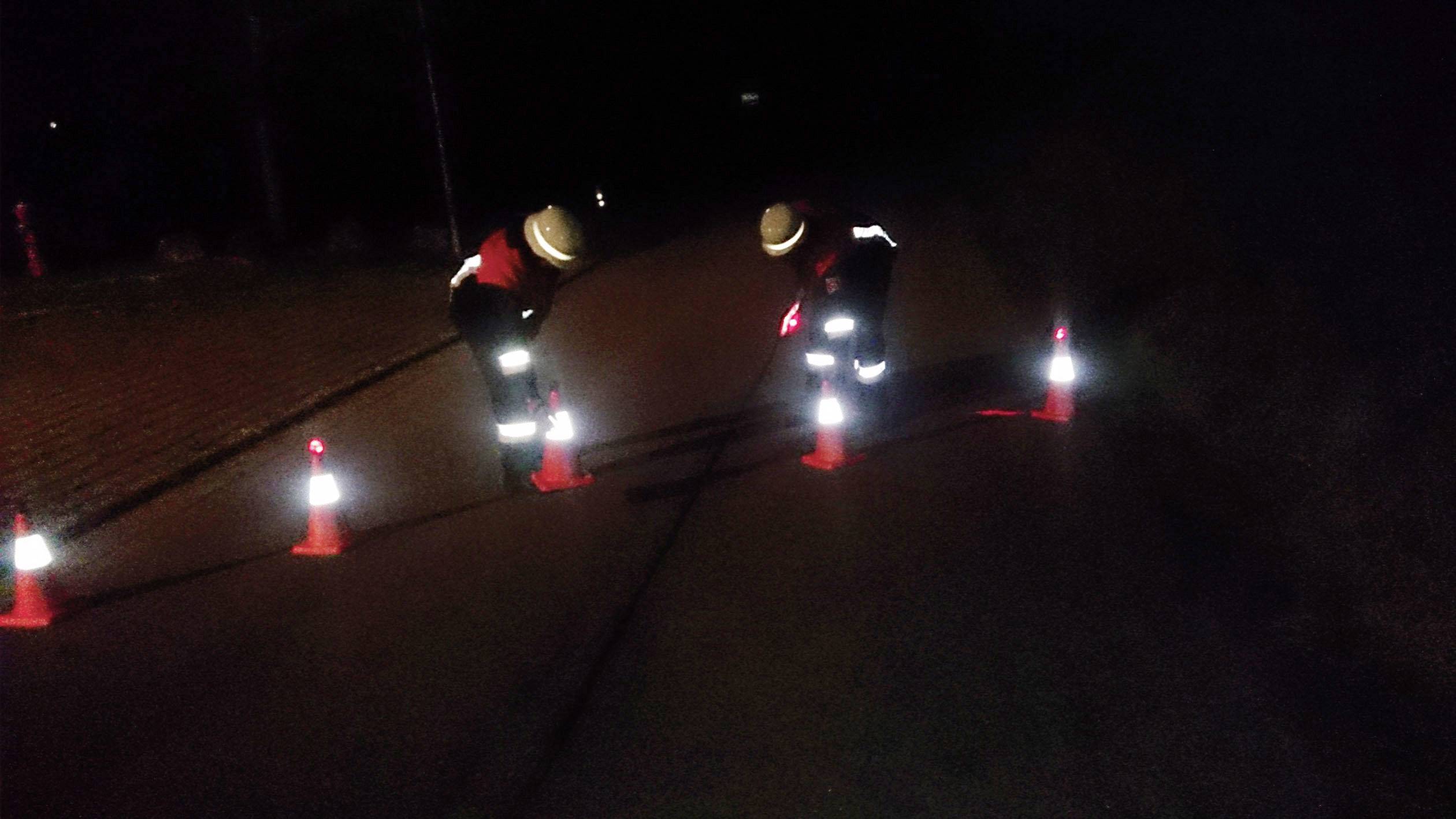 HP Autozubehör 10282 0113910 Leitkegel LED-Notleuchte rot (L x B x H) 245 x 245 x 460mm 1St.