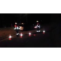 HP Autozubehör 10282 0113910 Leitkegel LED-Notleuchte rot (L x B x H) 245 x 245 x 460mm 1St. HP Autozubehör 10282 0113910 Leitkegel LED-Notleuchte rot (L x B x H) 245 x 245 x 460mm 1St.