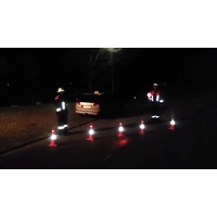 HP Autozubehör 10282 0113910 Leitkegel LED-Notleuchte rot (L x B x H) 245 x 245 x 460mm 1St. HP Autozubehör 10282 0113910 Leitkegel LED-Notleuchte rot (L x B x H) 245 x 245 x 460mm 1St.