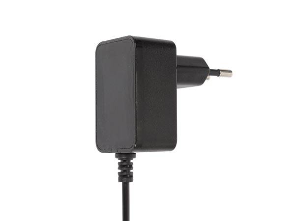 UNIVERSAL-NETZTEIL - 12 VDC - 1.5 A - 18 W - STECKER (2.1 x 5.5 mm)