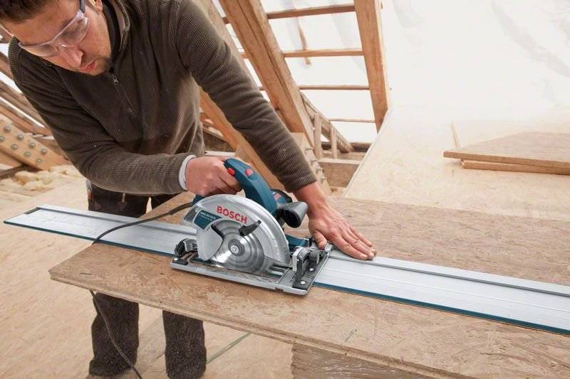 Bosch Professional GKS 65 GCE + FSN 1400 Handkreissäge Schnitttiefe max. (90°) 65 mm inkl. Koffer 1800 W