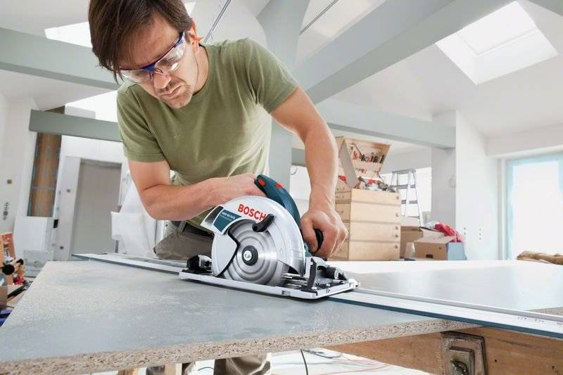Bosch Professional GKS 65 GCE + FSN 1400 Handkreissäge Schnitttiefe max. (90°) 65 mm inkl. Koffer 1800 W