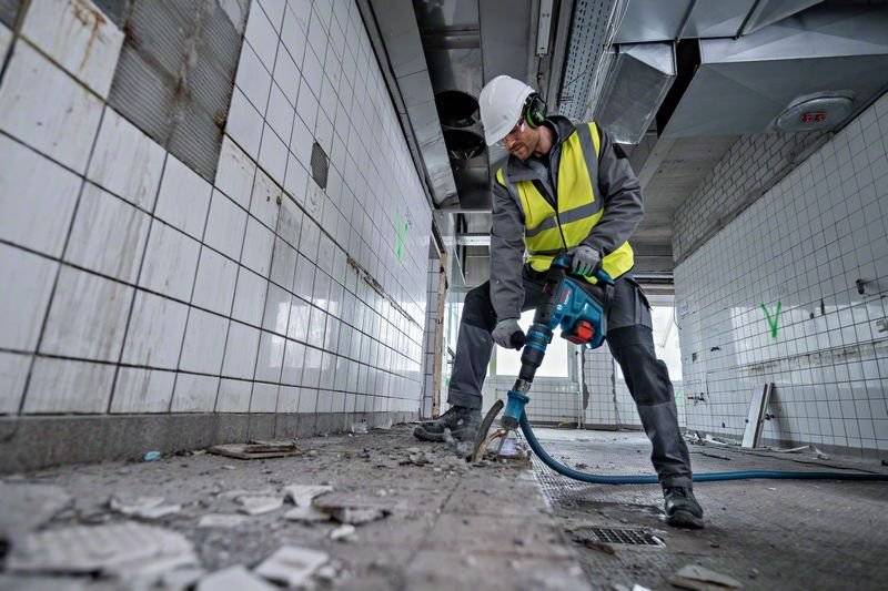 BOSCH Bosch Akku-Bohrhammer, GBH 18V-40 C incl. ohne Akku Akku-Spannung 18V Aufbewahrungsart Systemkoffer - 1 Stück