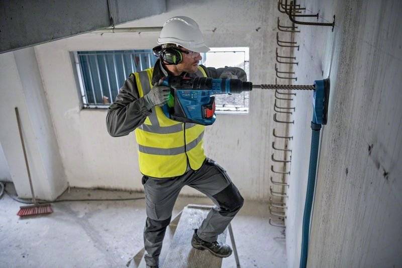 BOSCH Bosch Akku-Bohrhammer, GBH 18V-40 C incl. ohne Akku Akku-Spannung 18V Aufbewahrungsart Systemkoffer - 1 Stück