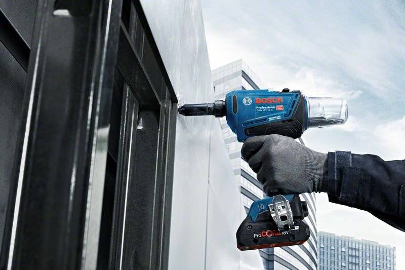Bosch Professional GRG 18V-16 C solo 0.601.9K5.002 Akku-Nagler bürstenlos, ohne Akku, ohne Ladegerät, inkl. Koffer