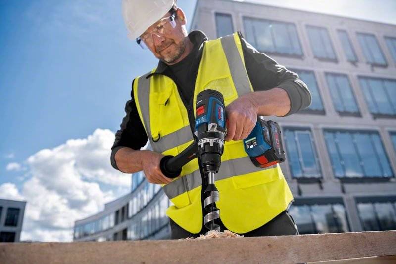Bosch Professional GSB 18V-150 C solo -Akku-Schlagbohrschrauber ohne Akku, ohne Ladegerät, inkl. Koffer