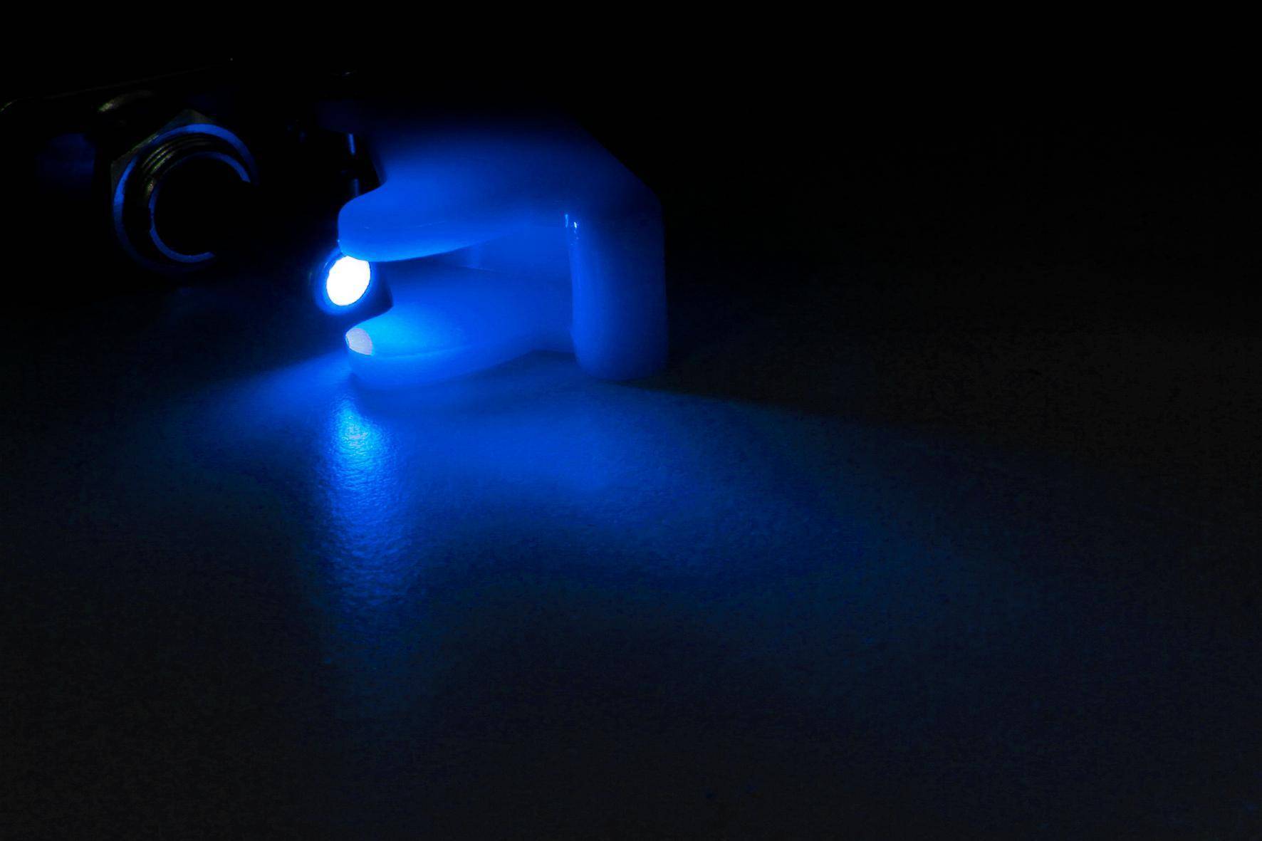 Kippschalter mit Schutzkappe und LED, 12V / 20A - Farbe: blau