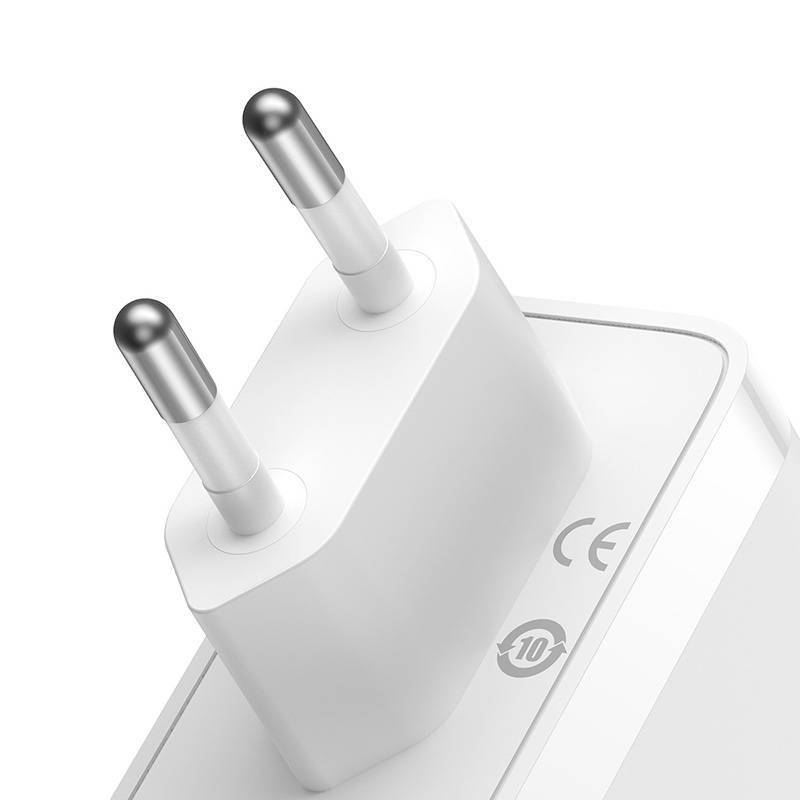 Wandladegerät Baseus GaN5 Pro 2xUSB-C + USB, 140W (weiß)