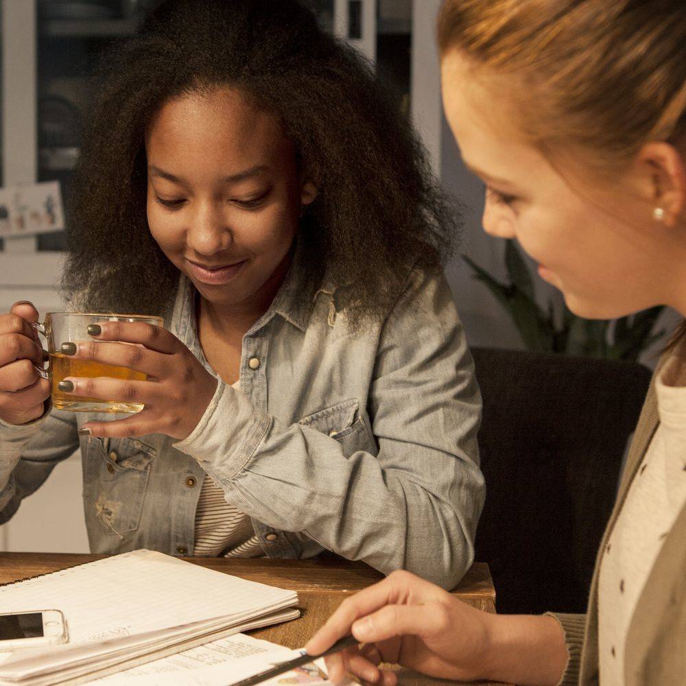 Philips LED Lampe ersetzt 25W, E14 Birne B35, klar, warmweiß, 250 Lumen, nicht dimmbar, 1er Pack