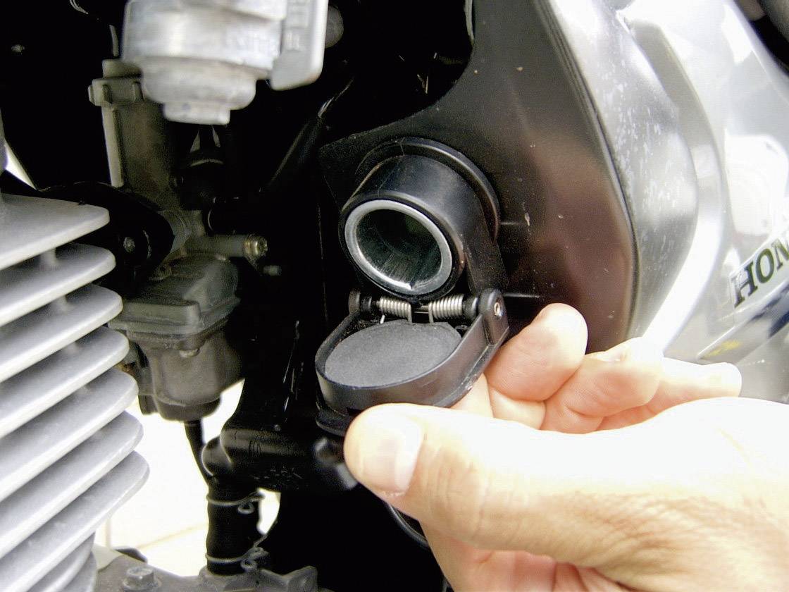 ProCar Spritzwassergeschützte Steckdose mit Deckel IP56 Belastbarkeit Strom max.=16A Passend für (Details