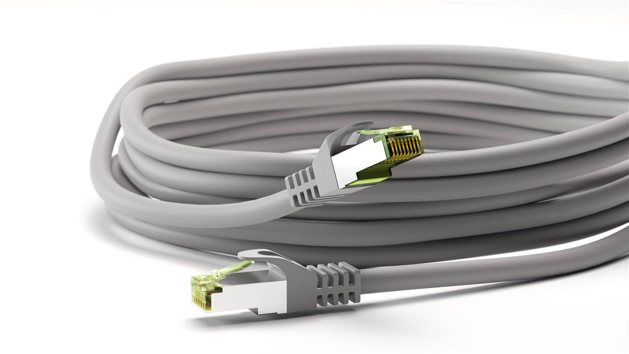 Goobay 61118 CAT 8.1 Patchkabel S/FTP PiMF halogenfrei 2 GHz Netzwerkkabel Internetkabel Patch Cord LAN Kabel Grau 5m