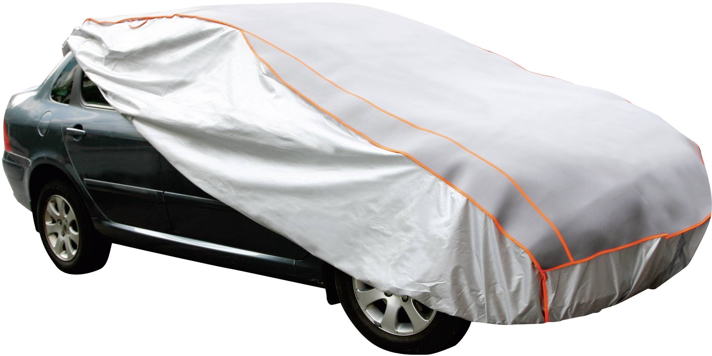 Ein Auto ist mit einer grauen Abdeckung geschützt, die mit orangefarbenen Nähten versehen ist.
