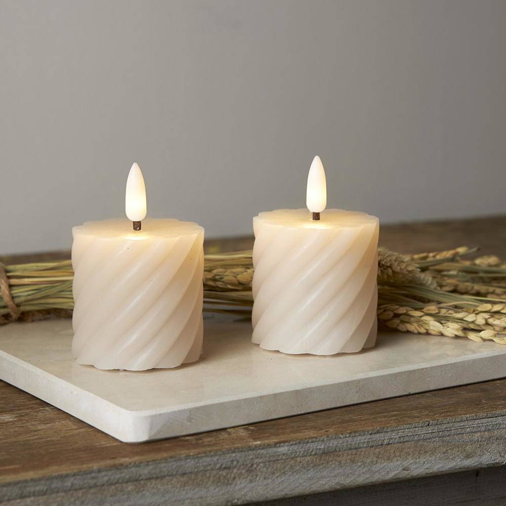 LED Kerze Flamme Swirl in Beige 2x 0,03W 75mm