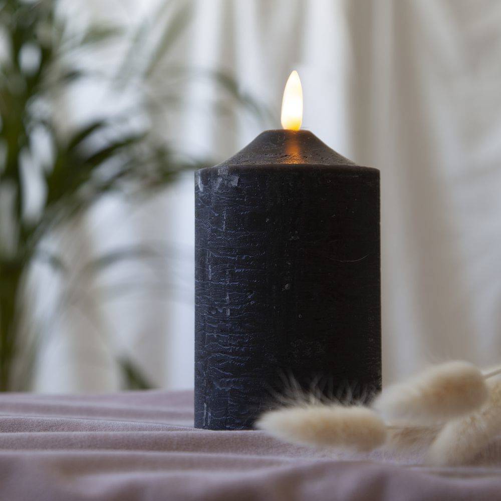 LED Wachskerze Flamme in Schwarz