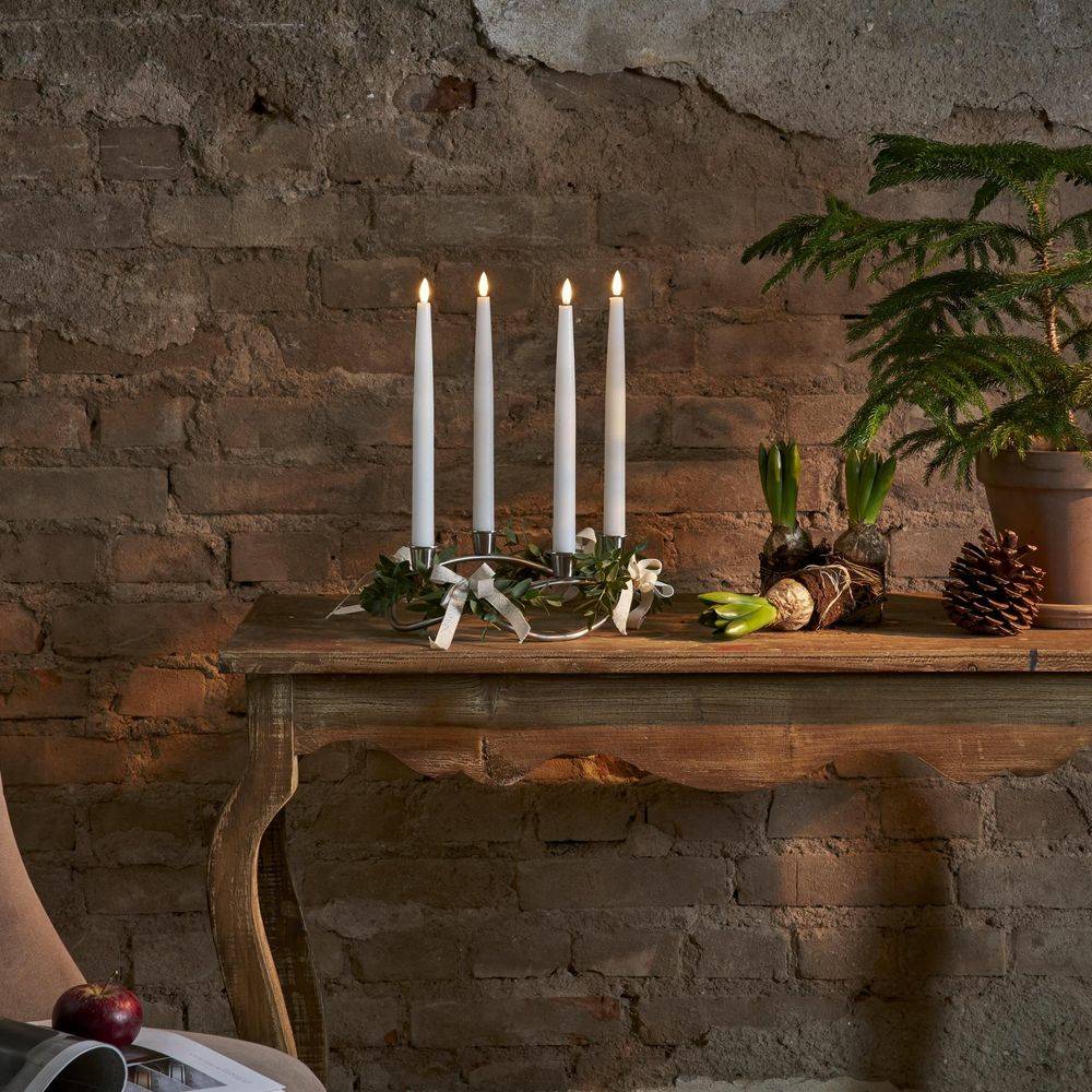 LED Wachskerzen 4er Set Flamme in Weiß mit Fernbedienung 285x22mm