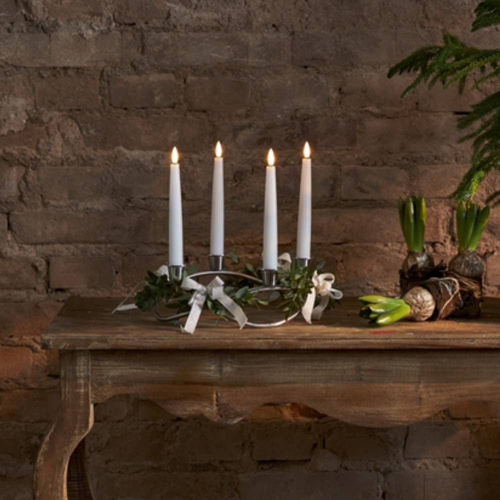 LED Wachskerzen 4er Set Flamme in Weiß mit Fernbedienung 200x21mm