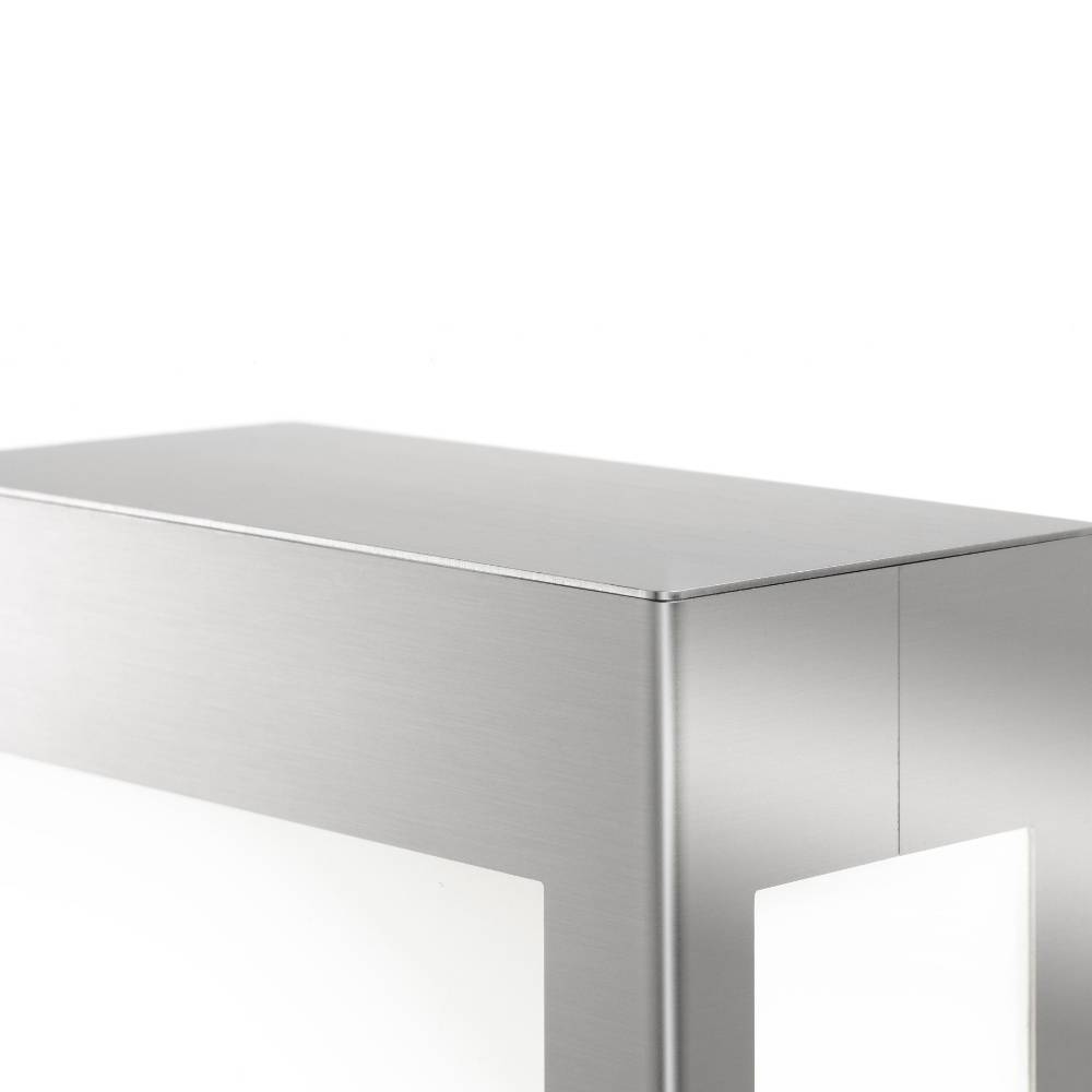 Praktische Pollerleuchte Aqua Paulo in Silber mit Steckdose 2G11