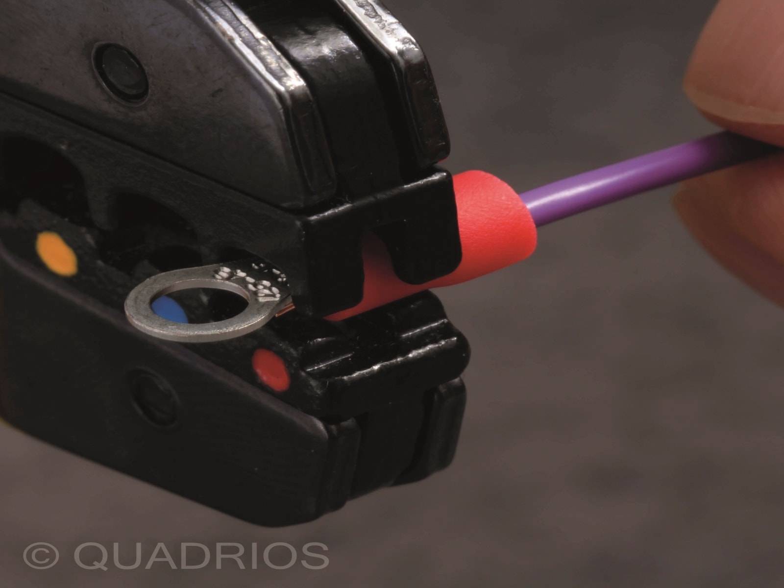 QUADRIOS Ringkabelschuh 22C443, 0,5 - 1,5 mm², rot, Teilisoliert, Loch-Ø 6,5 mm, 100 Stück