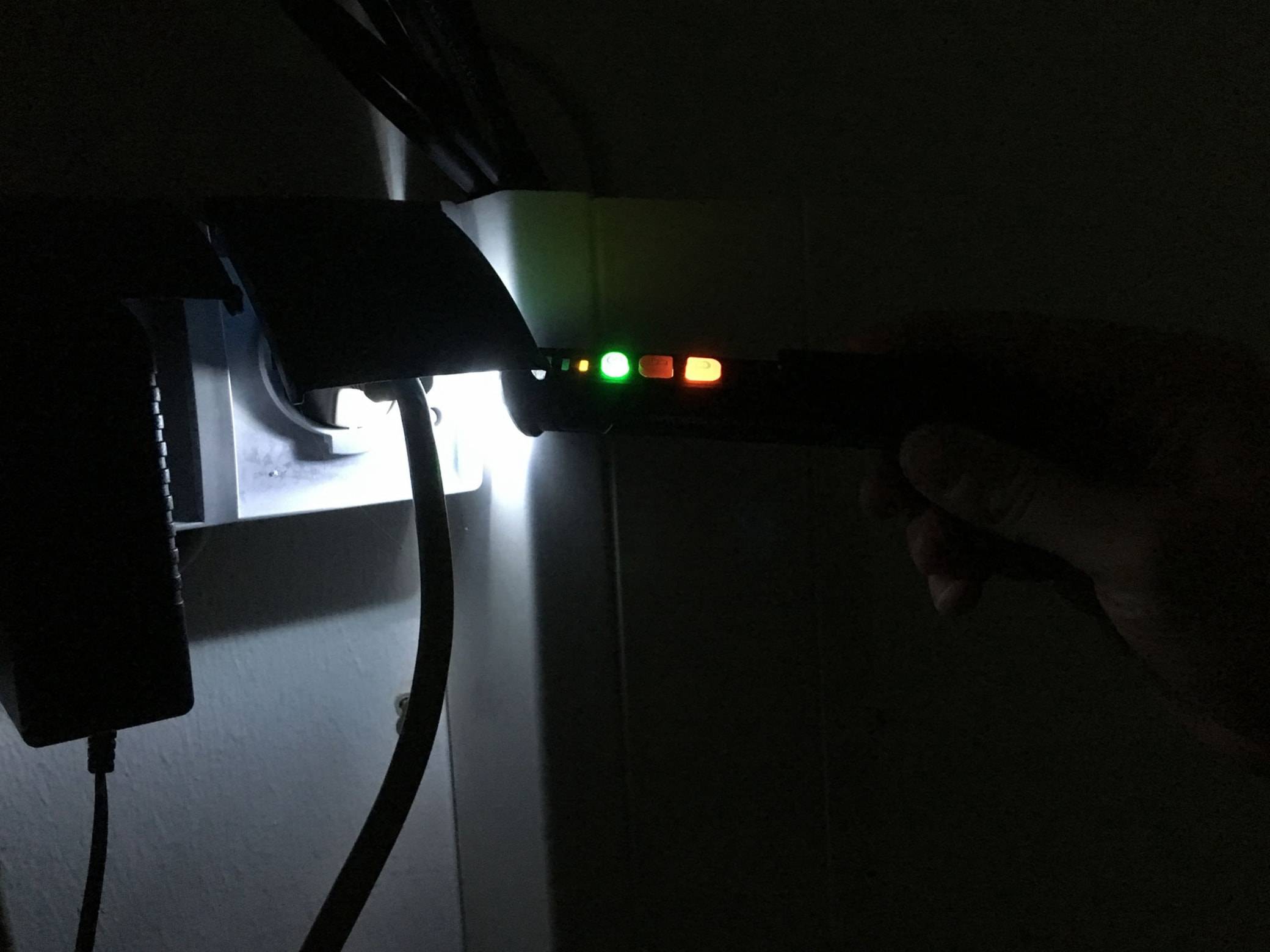 Berührungsloser Spannungsprüfer, 12 - 1000 V AC