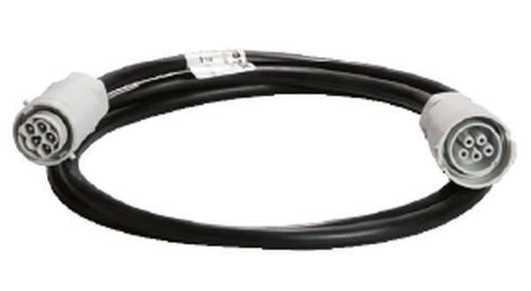 Ein schwarzes Ladekabel mit zwei großen Steckern an den Enden, geeignet für das Laden von Elektrofahrzeugen.