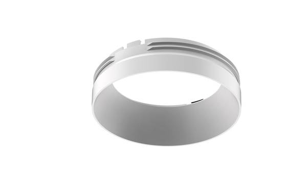 Ein weißer, runder Ring mit mehrschichtigem Design und glatter Oberfläche, schwebt scheinbar vor einem einfarbigen Hintergrund.