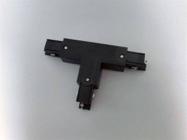 Schwarzer T-Verbinder aus Kunststoff für dreiphasige Schienensysteme auf grauem Hintergrund.