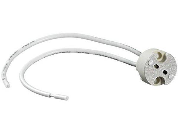 Eine weiße GU10-Lampenfassung mit zwei angeschlossenen, weißen Drähten, die zur Verkabelung in Leuchten verwendet wird.
