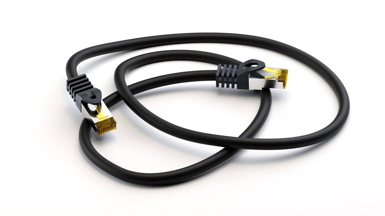 Goobay 91599 RJ45 Patchkabel CAT 6A S/FTP (PiMF) mit CAT 7 Rohkabel Netzwerkkabel 500 MHz Internetkabel LAN Schwarz 1,5m