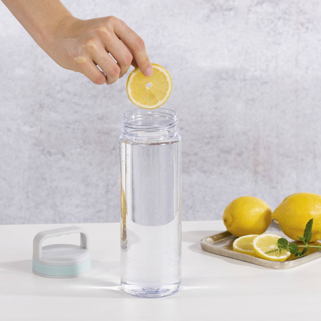 hama 00181592 Trinkflasche, 900ml, auslaufsicher, Henkel, Schraubverschluss, Transparent