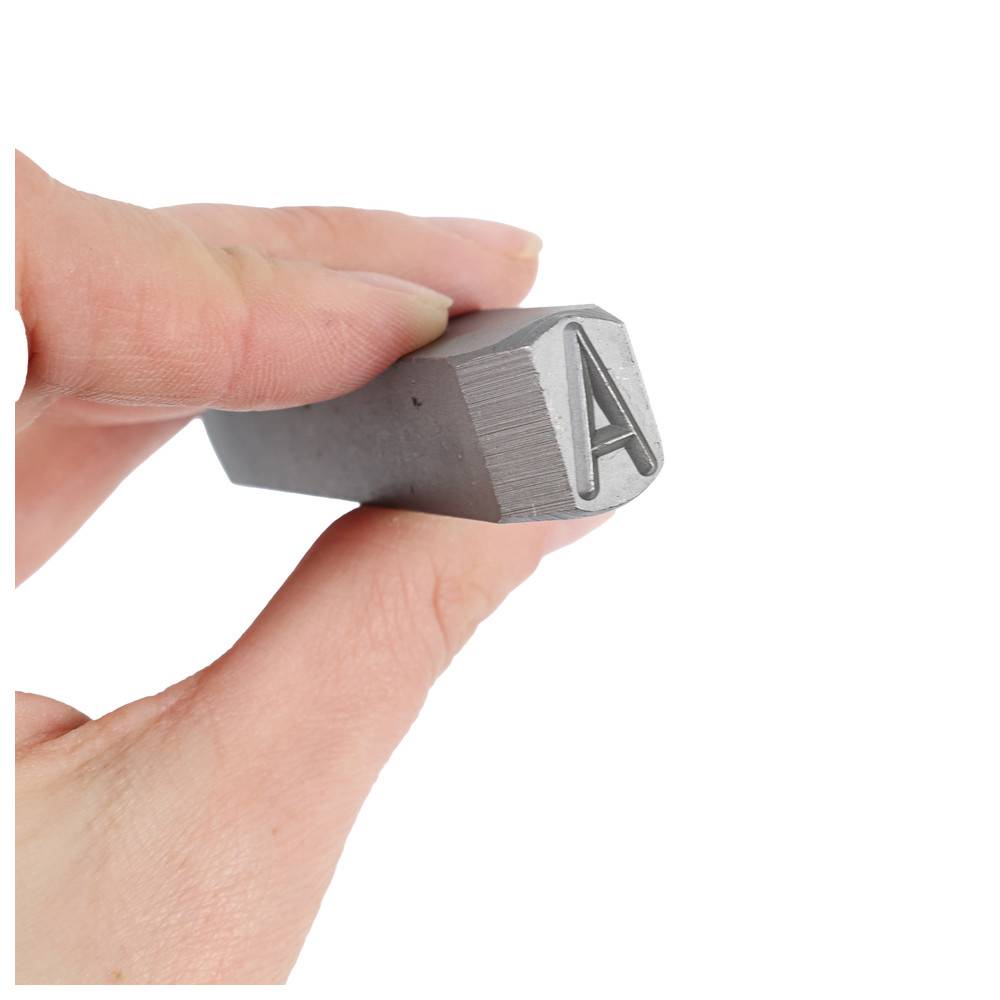 Dönges Handschlagstempelsatz spitz, 27-teilig, A - Z, Schrifthöhe 12 mm