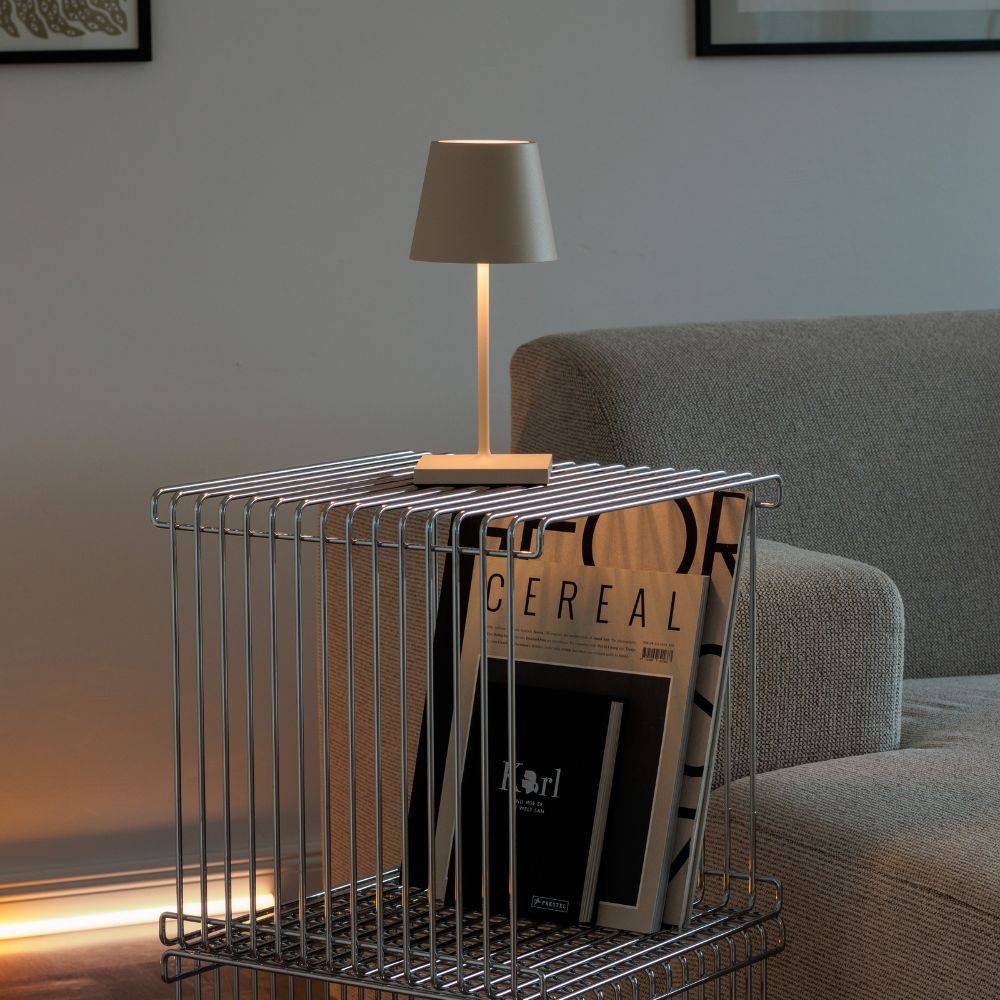 LED Akku-Tischleuchte Nuindie Mini aus Aluminiumdruckguss in Beige IP54