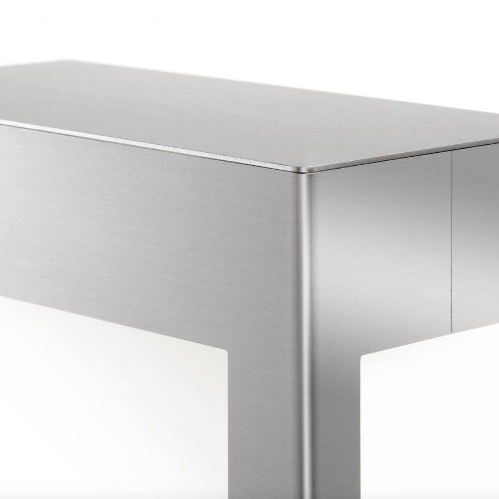 Praktische Pollerleuchte Aqua Paulo in Silber mit Steckdose 2G11