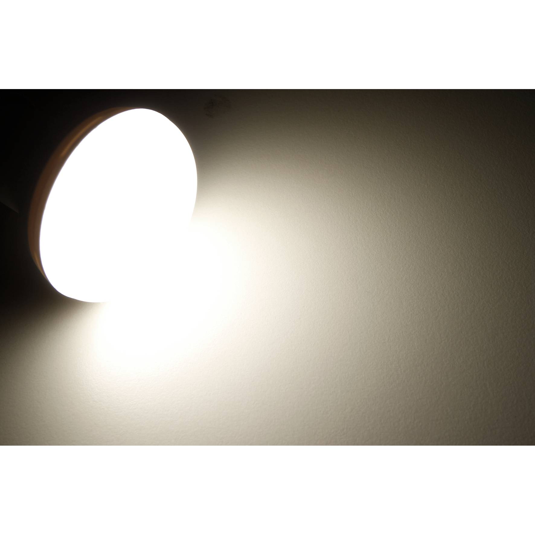 LED-Reflektorstrahler McShine, E27, R63, 8W, 680lm, 120°, 3000K, warmweiß