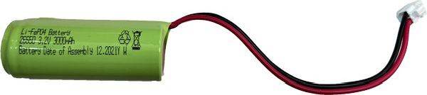 Grüner Li-Ionen-Akku mit Kabeln, Kapazität 2200mAh, Recycling- und Entsorgungssymbole, verwendet in Elektronikgeräten.