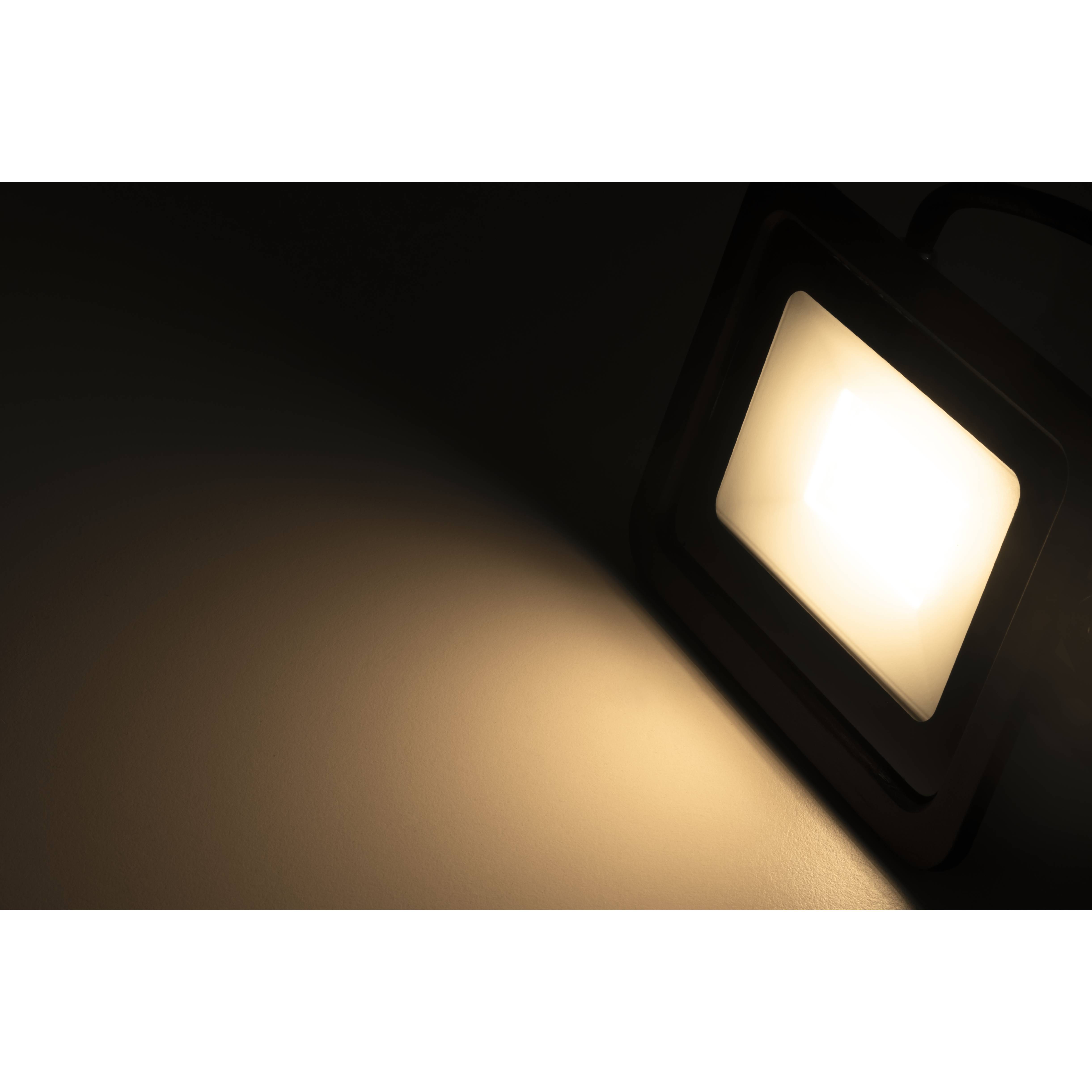 LED-Außenstrahler McShine "Slim" 30W, 2550 Lumen, IP66, 3000K, warmweiß