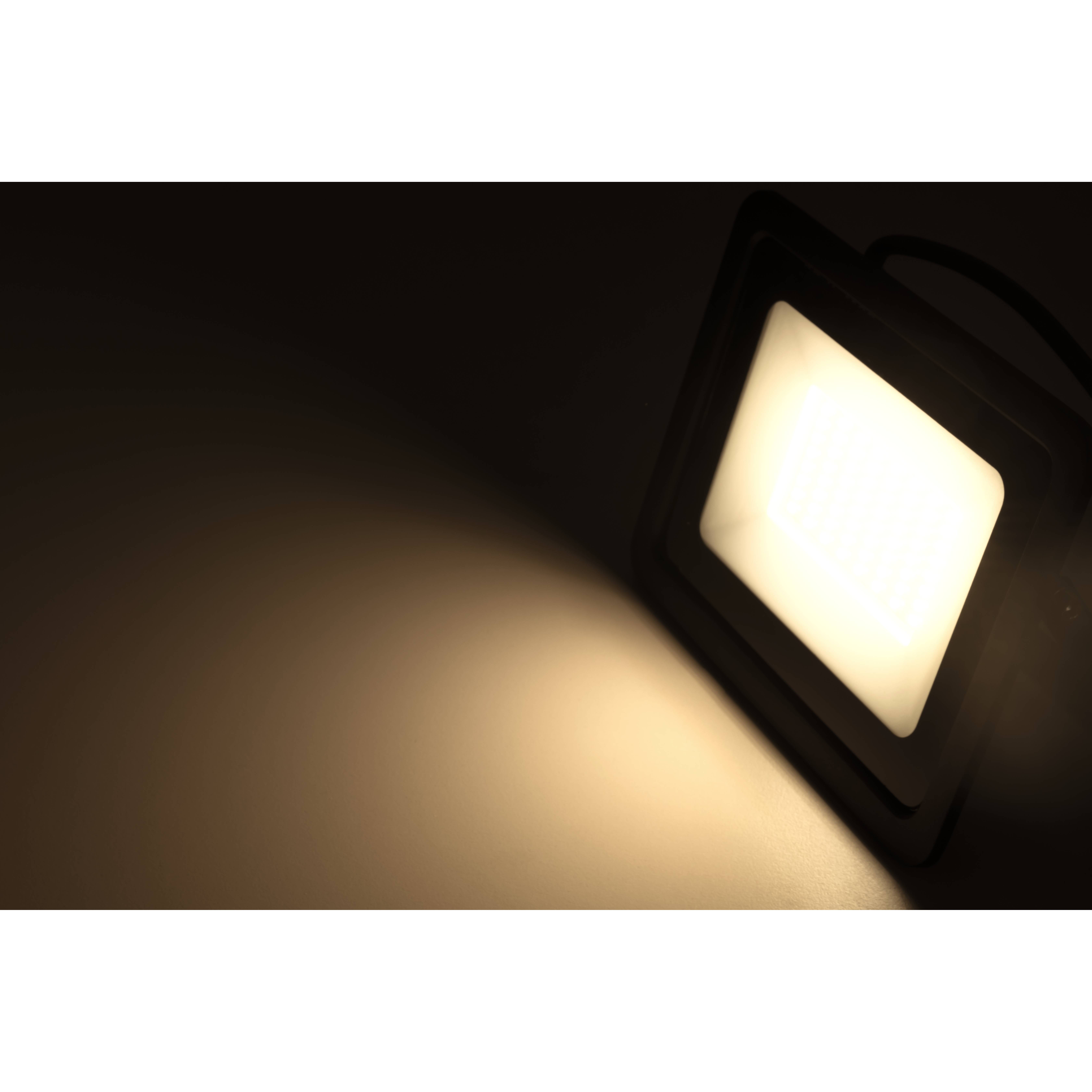 LED-Außenstrahler McShine "Slim" 50W, 4250 Lumen, IP66, 3000K, warmweiß