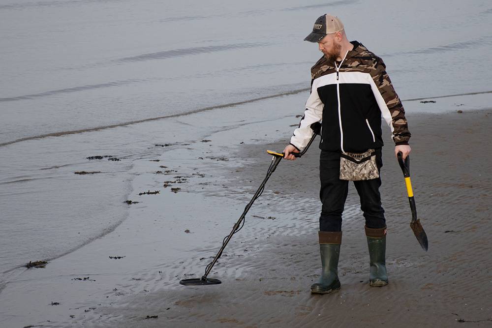 Garrett Ace Apex Metalldetektor + Kapaan Big Camo Tragetasche + Favourite Finds Buch