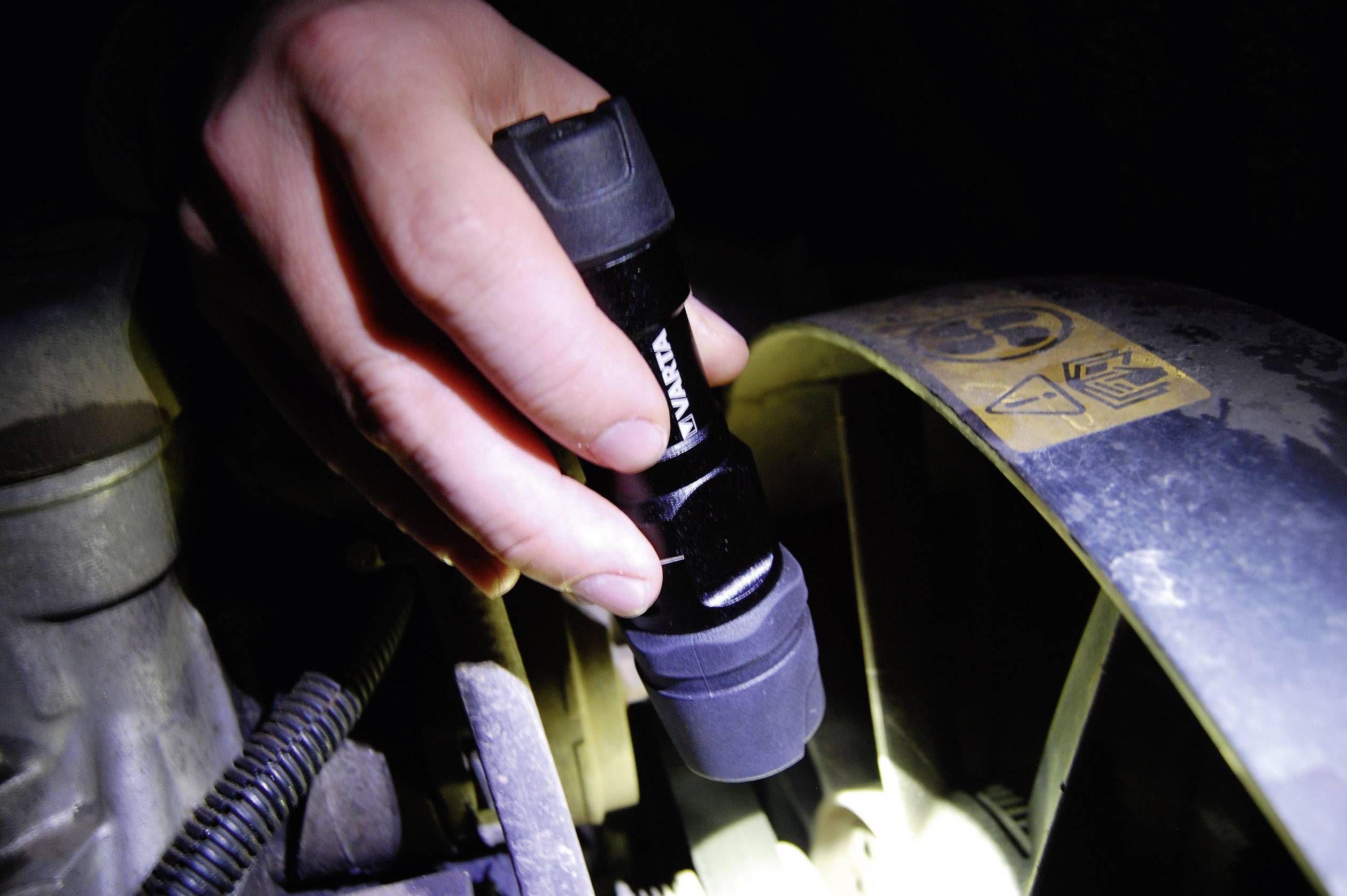 Varta Indestructible 1 W, 3 AAA LED Taschenlampe batteriebetrieben 155 lm 19 h 137 g