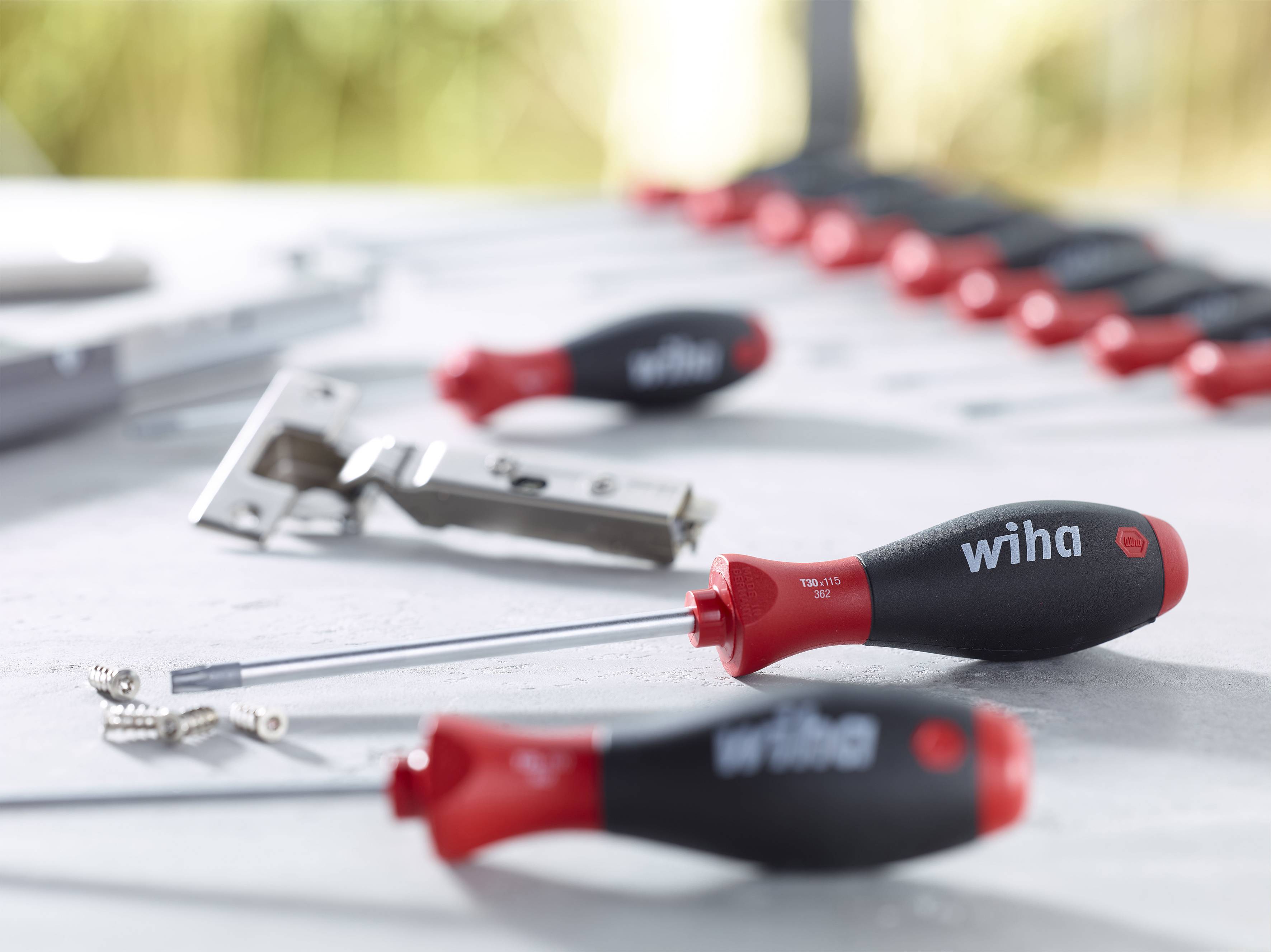 Wiha Elektriker Schlitz-Schraubendreher 32383 Klingenbreite: 3mm Klingenlänge: 300mm