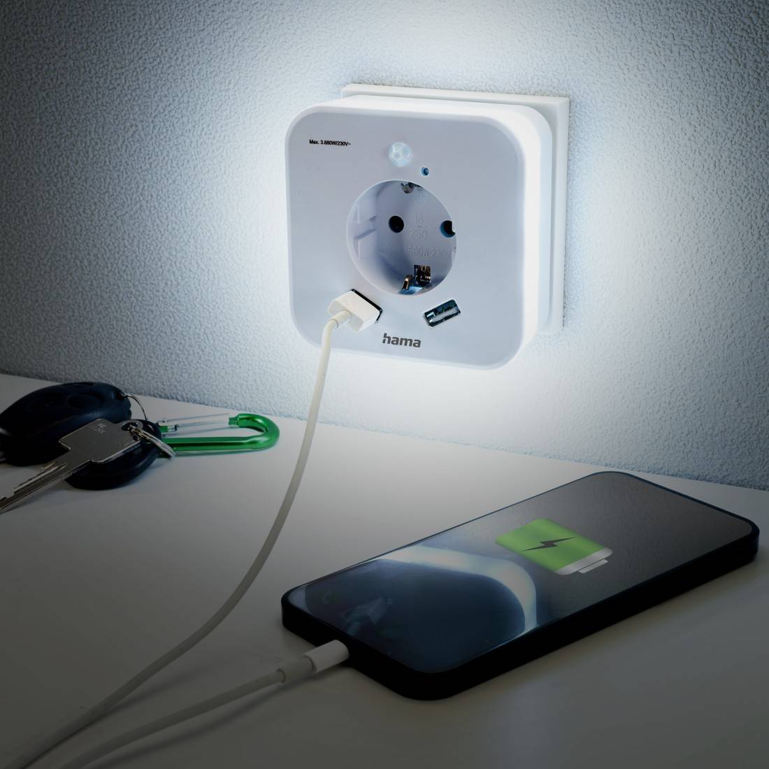hama 00223498 LED-Nachtlicht mit Steckdose, 2 USB-Ausgänge, Bewegungs- und Lichtsensor