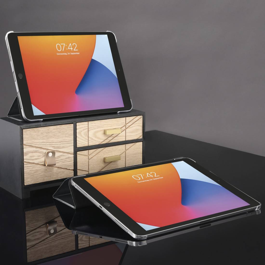 hama 00216401 Tablet-Case "Fold Clear" für Apple iPad 10.2" (2019/2020/2021), Schwarz