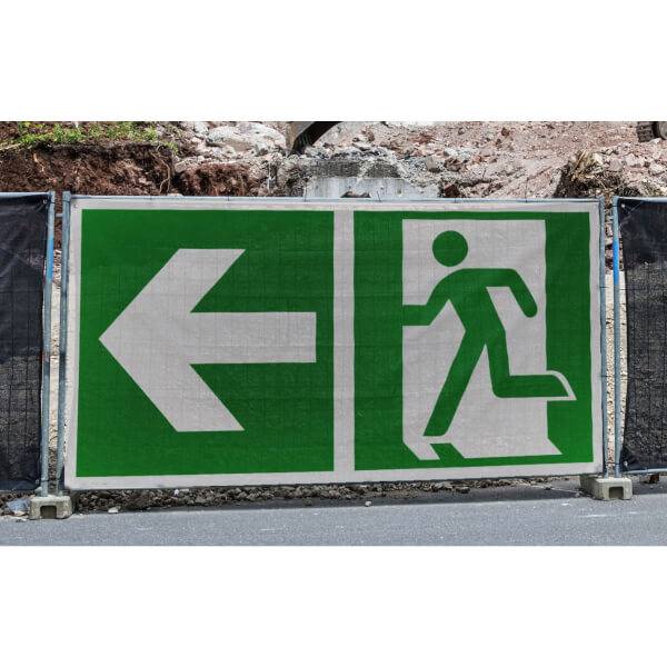 Rettungsweg links Rettungsschild, MESH-Gewebe, 340 x 173 cm DIN EN ISO 7010 E001