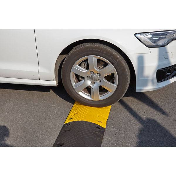 Fahrbahnschwellen Set für 30 km/h, Höhe 50 mm, Länge 4500 mm