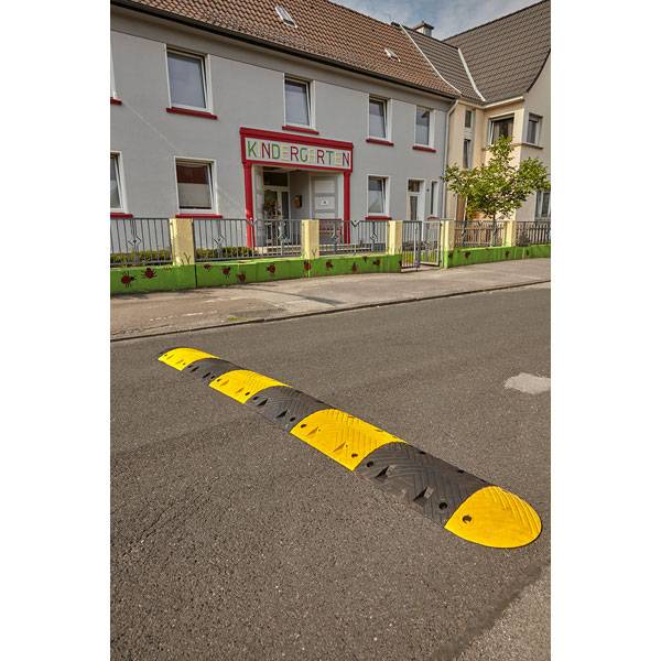 Fahrbahnschwellen Set für 30 km/h, Höhe 50 mm, Länge 4500 mm