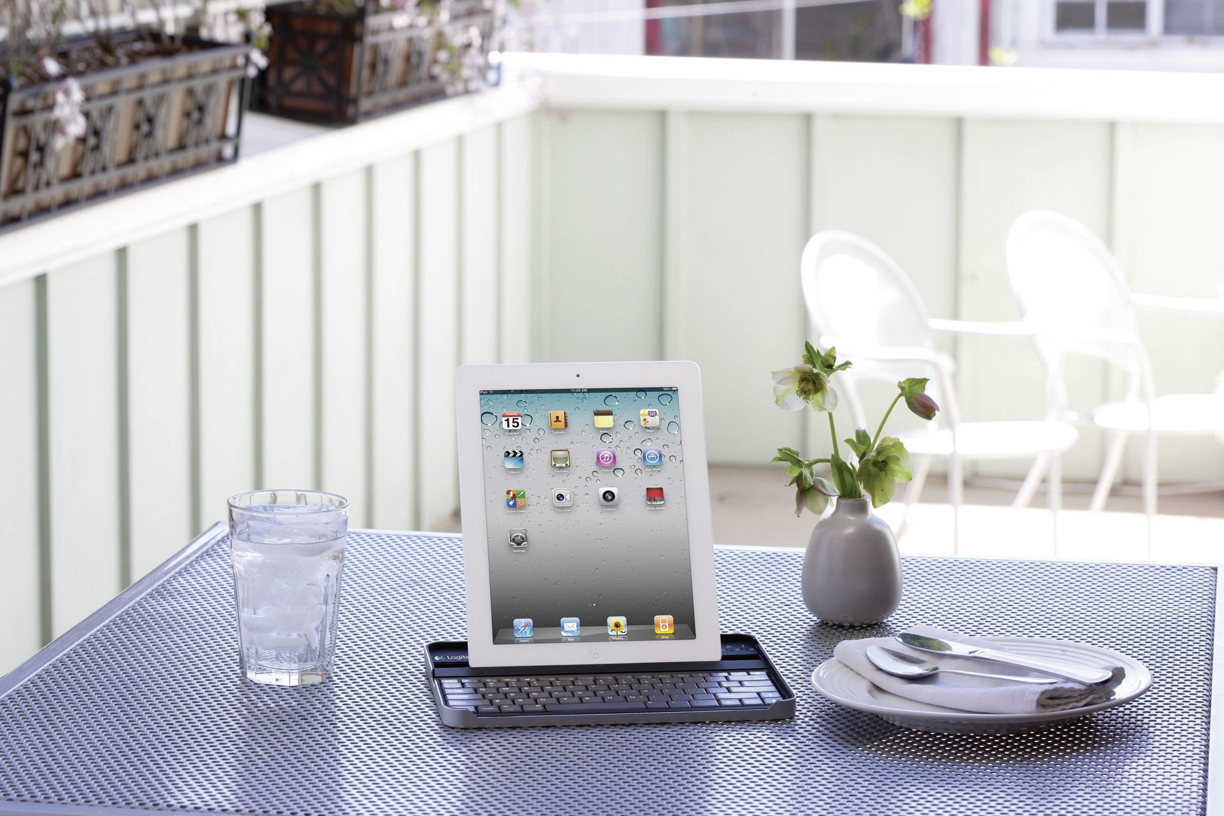 Logitech    iPad 2, iPad 3, iPad 4  Apple iOS®