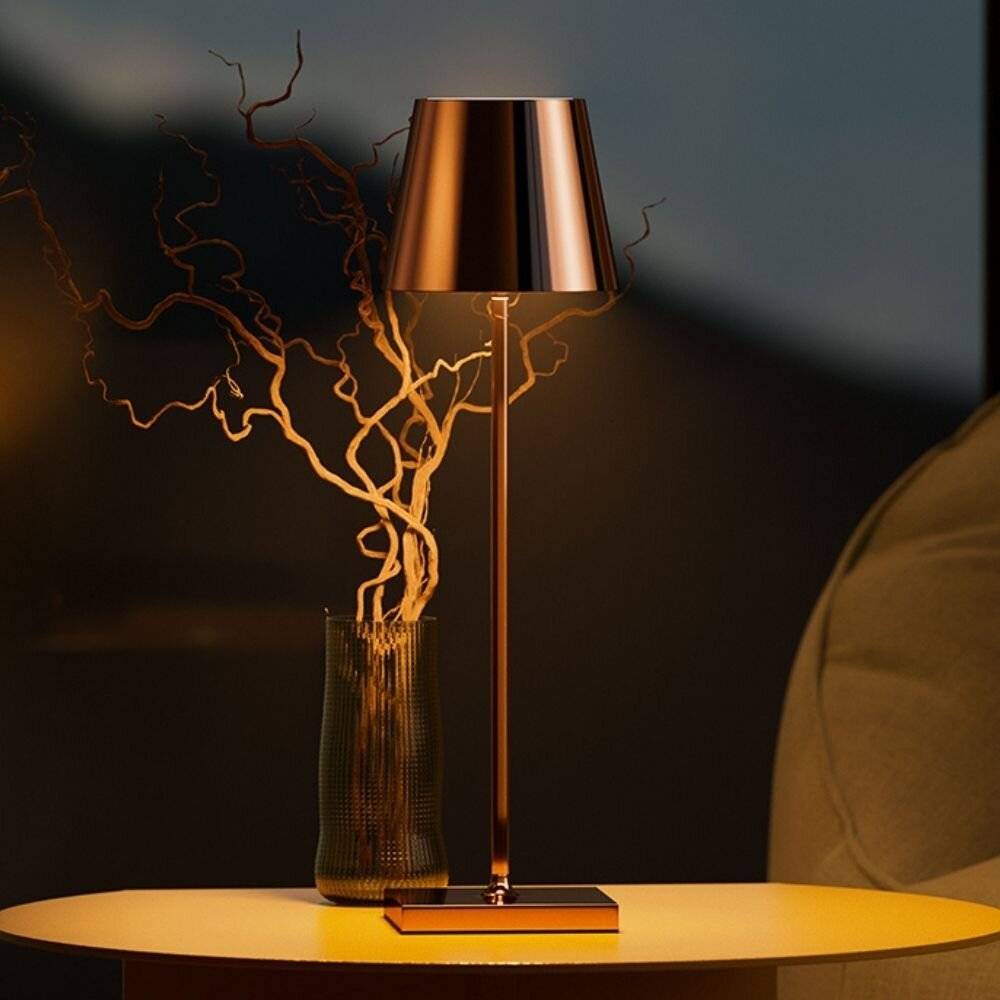 LED Akku-Tischleuchte Nuindie aus Aluminiumdruckguss in Kupfer IP54