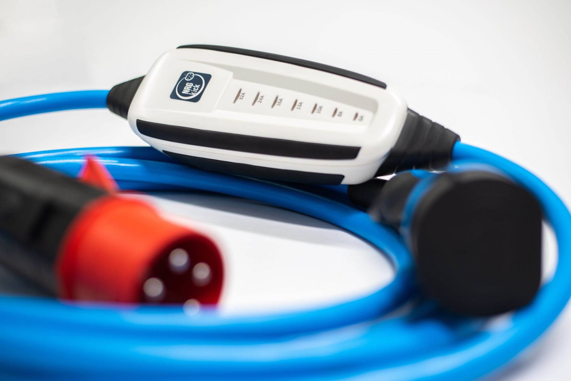 NRGkick 12601001 Ladegerät für Fahrzeugbatterie Schwarz, Blau